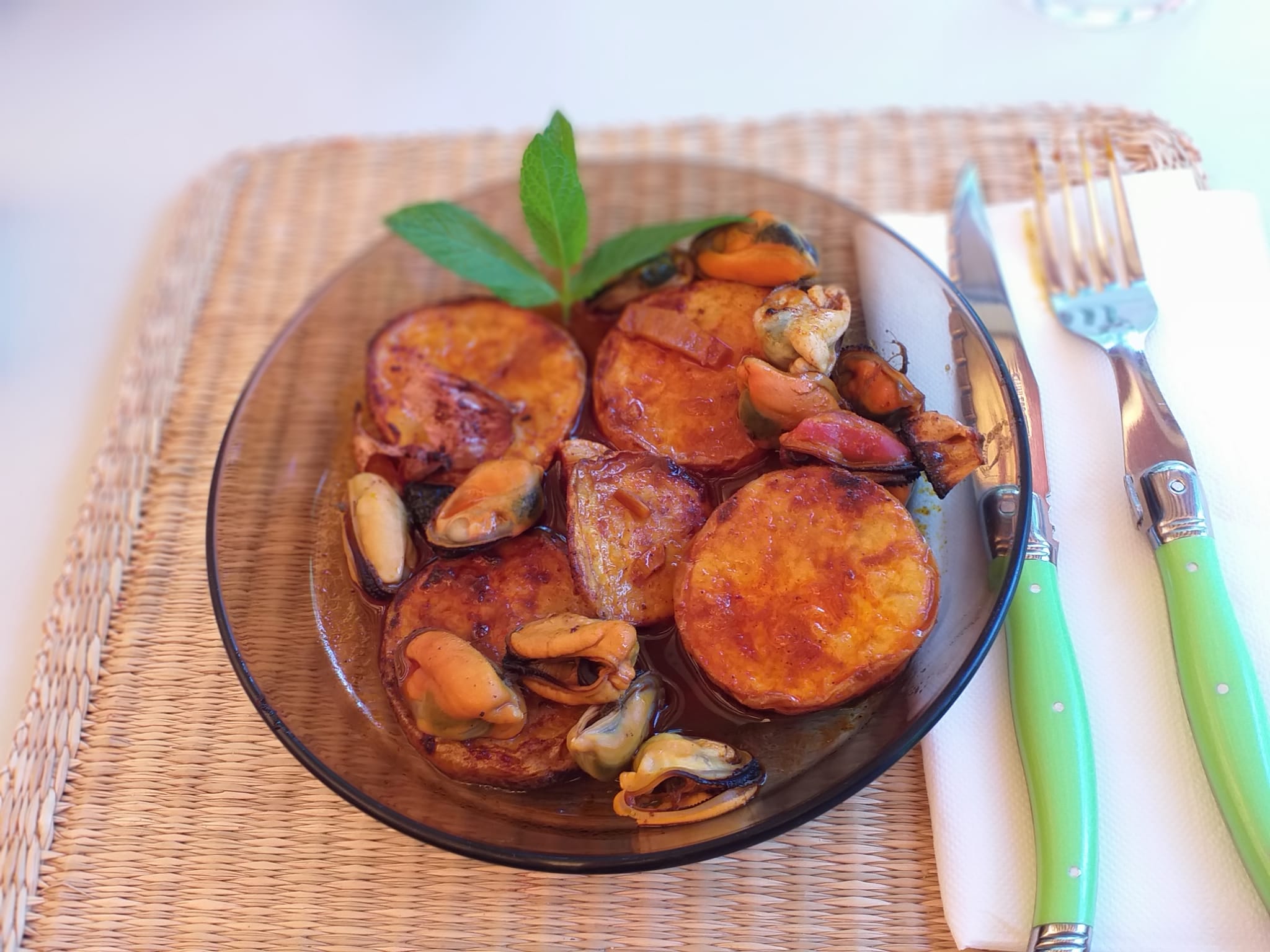 MEJILLONES ALIÑADOS CON PATATAS